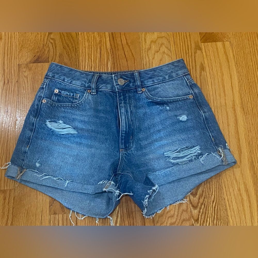 Garage Denim Mom Jean Shorts | Color: Blue | Size: 26 |